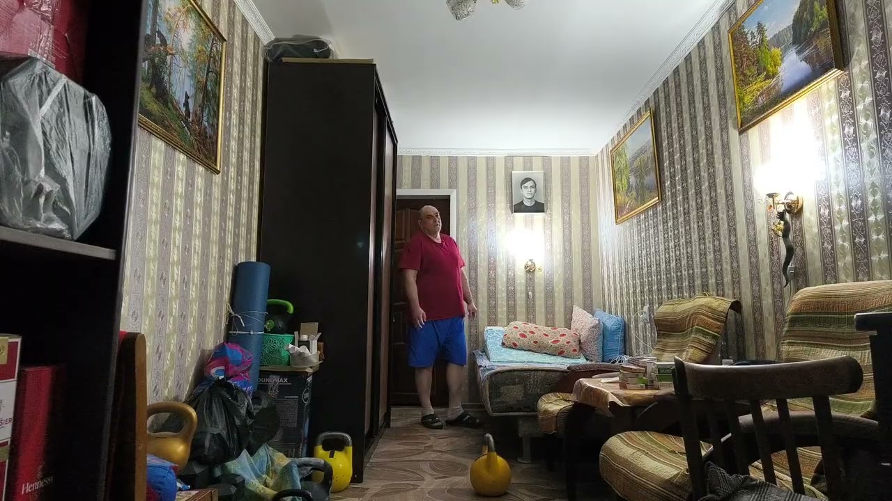 Жим гири 18 кг на попа 25 жимов правой рукой и 27 жимов левой рукой!