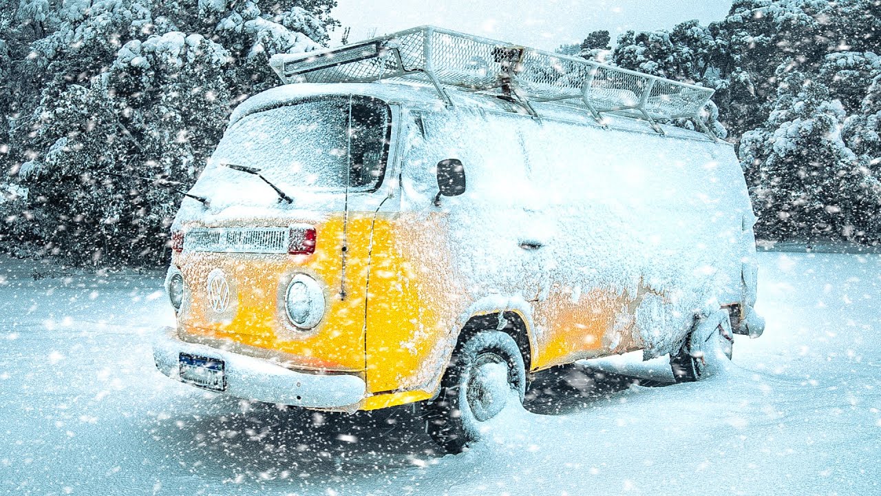 Van Camping in Winter Storm - Кемпинг в сильный снегопад