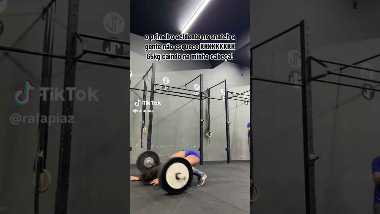 Jovem sofre ACIDENTE durante treino em academia