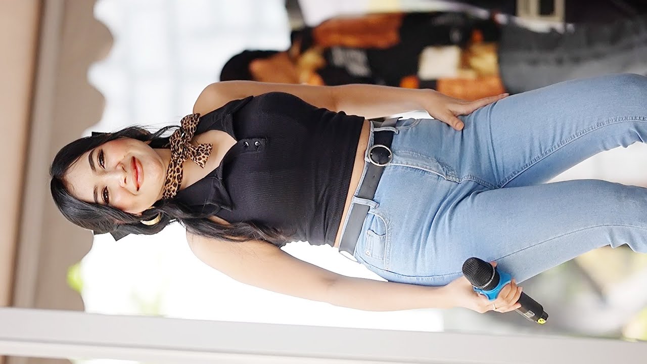 SIBODY GITAR FIRA FERNANDA COVER SUMPAH BENANG EMAS