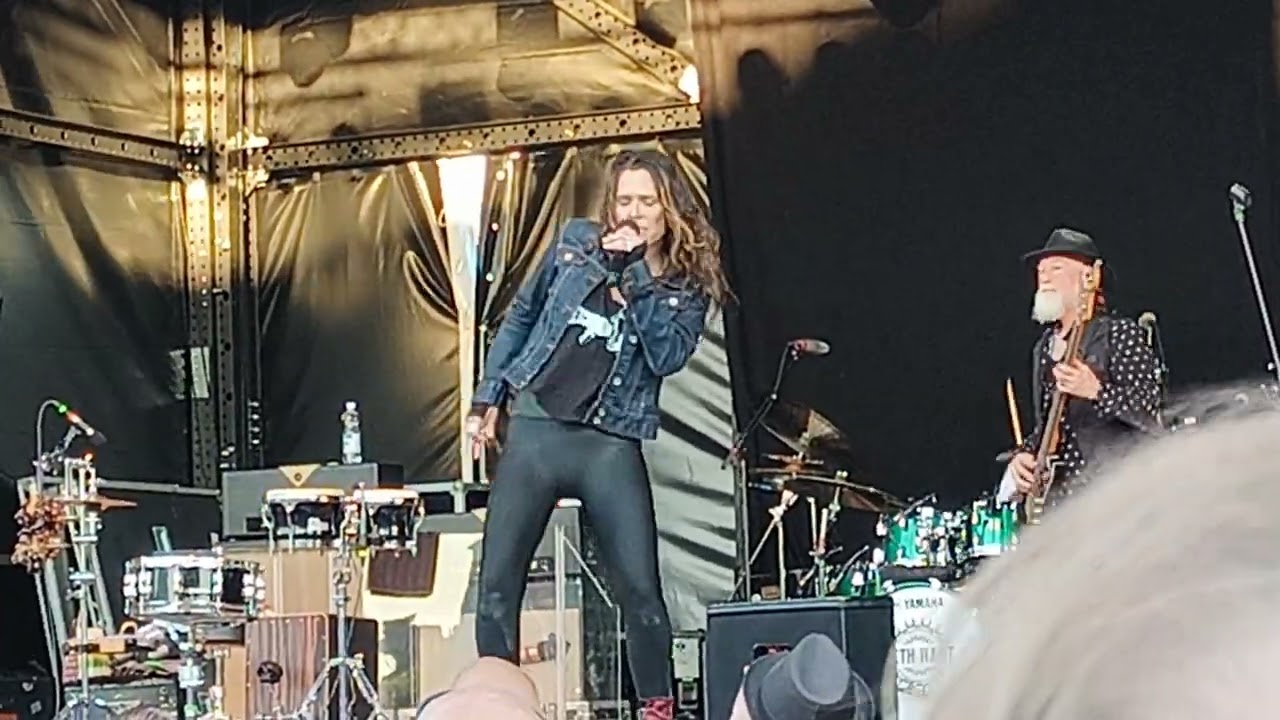 Beth Hart - Water Falls Live