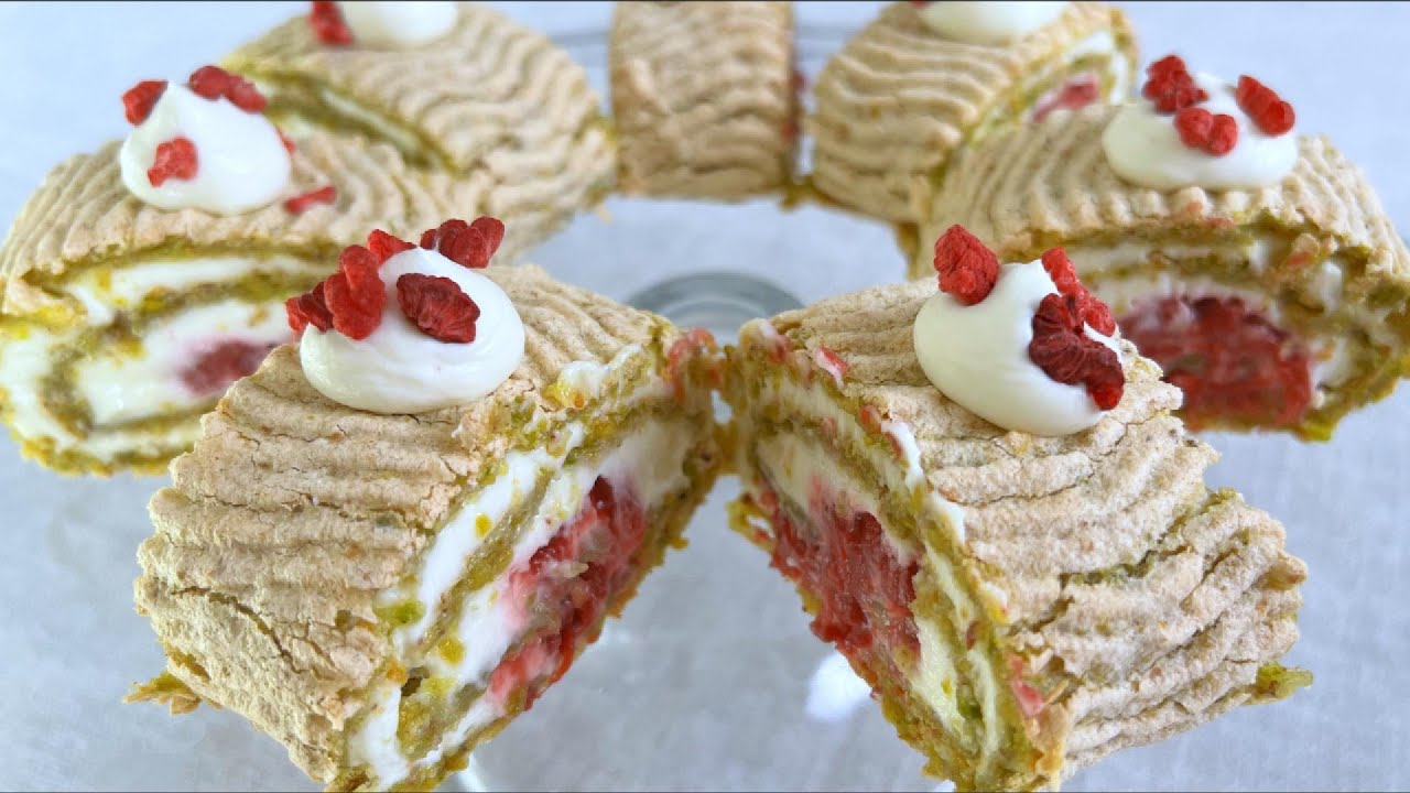 Pistachio Meringue Roll – So Delicate, So Perfect! Try It Now