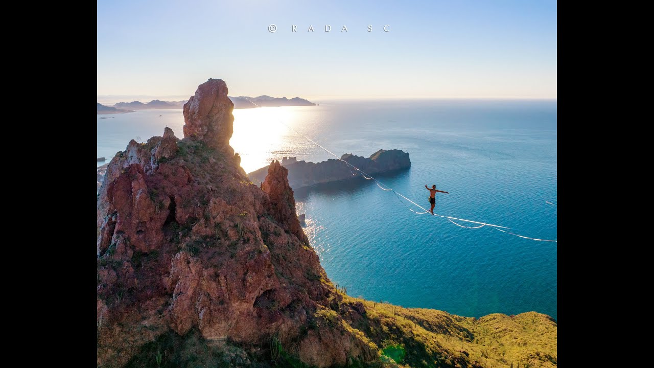Highline en el cerro Tetakawi, San Carlos, Sonora.