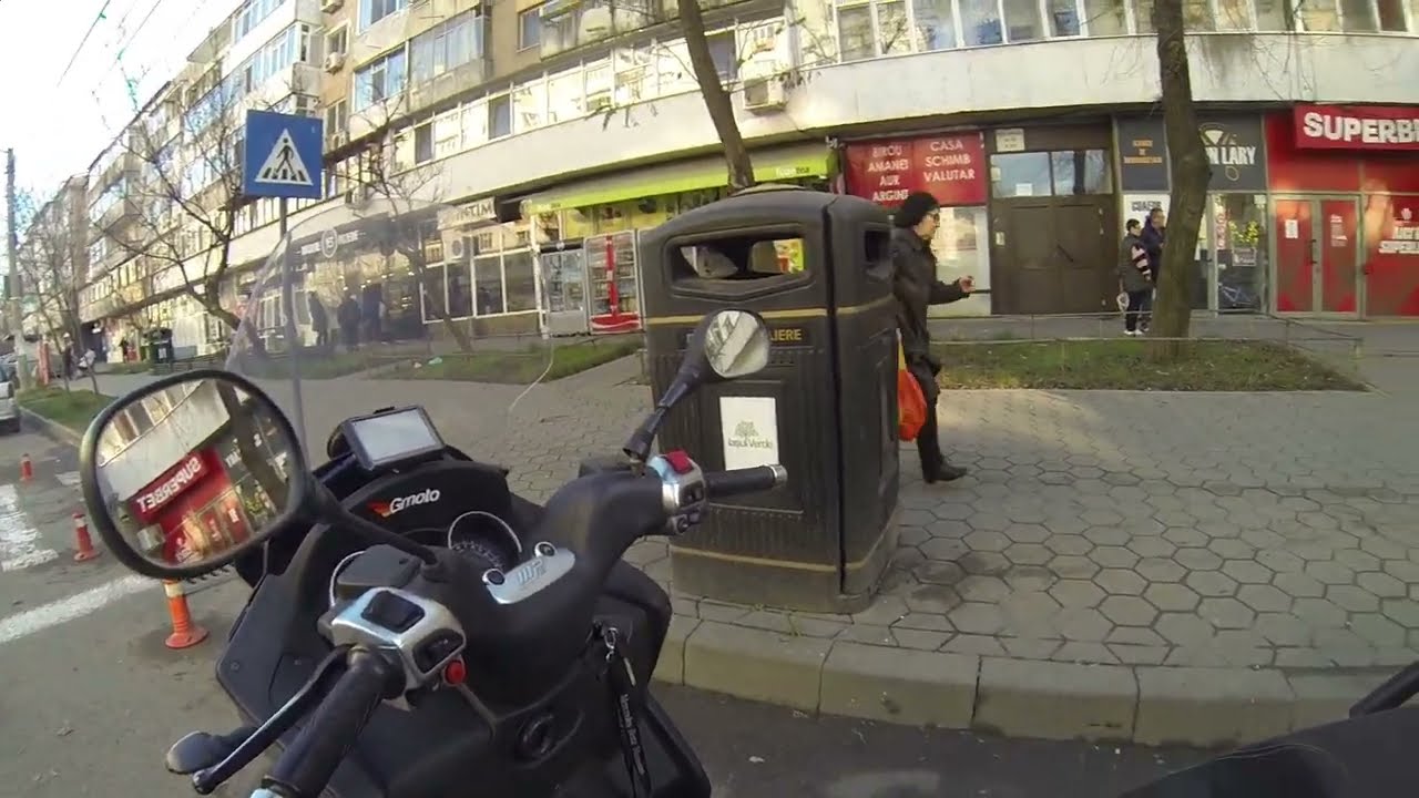 Piaggio mp3 A really crowded Town 4 real