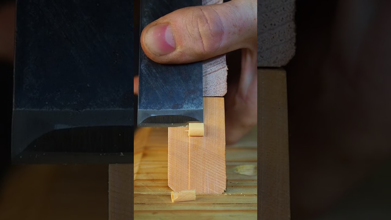 Like The Crunch? #shorts #woodwork #asmrsounds #oddlysatisfying #satisfying #chisel #sharp