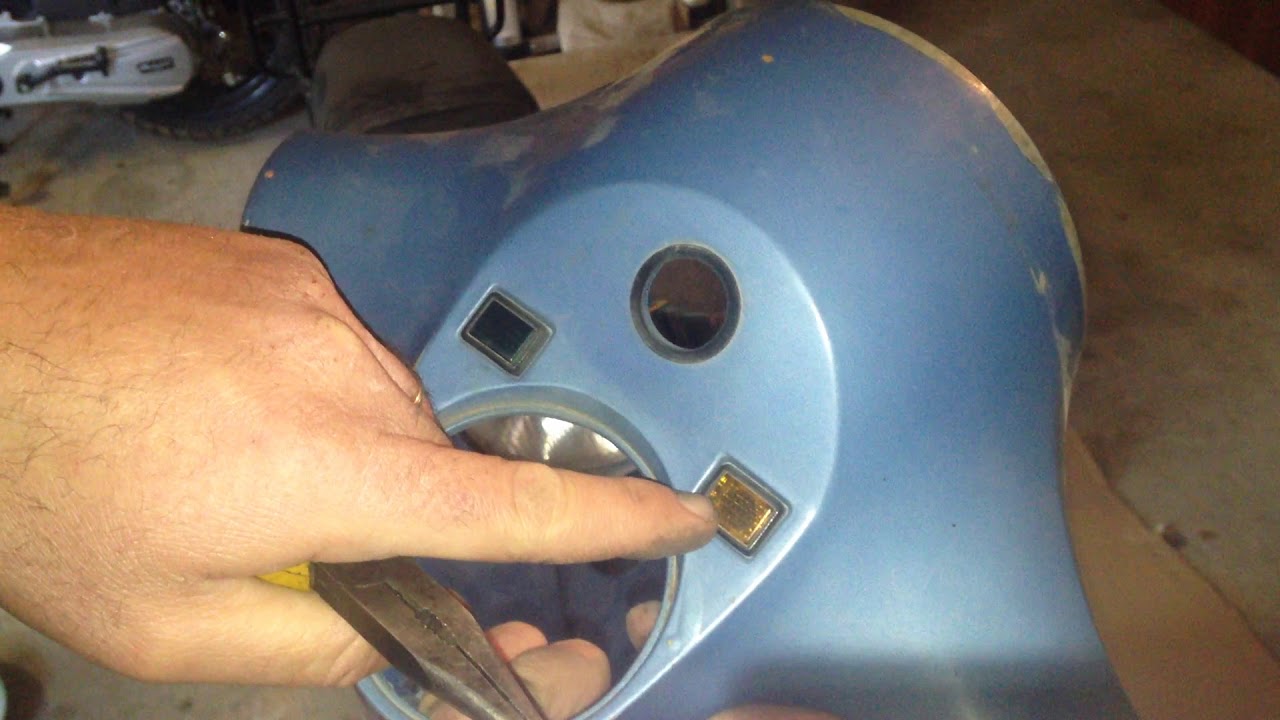 Smontaggio faro e copri manubrio vespa px
