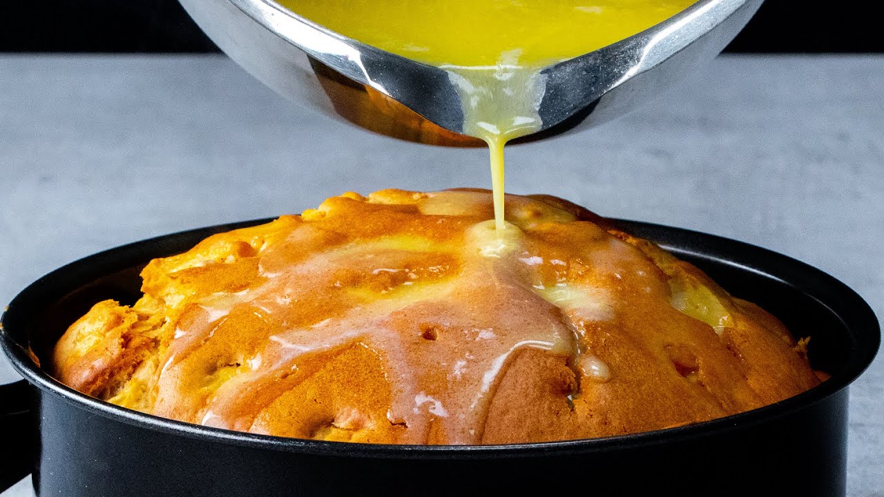 Bizcocho con manzanas, otro más jugoso que este no hay - ¡tienes que probarlo!