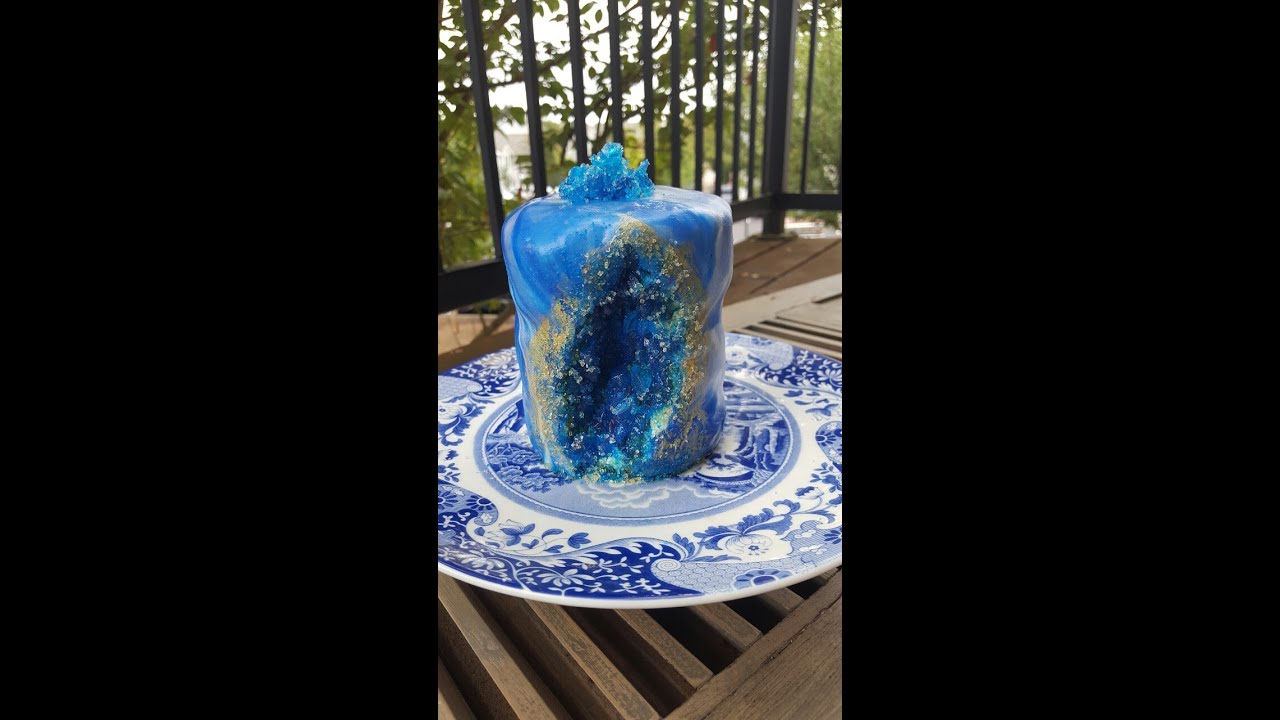 Mini Geode Cake! (Inspired by Cookies Cupcakes and Cardio)