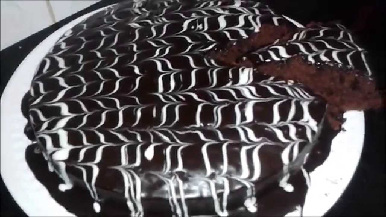 شهيوات ام العربي كيكة معلكة بالشكلاط وغير ببيضة وحدة