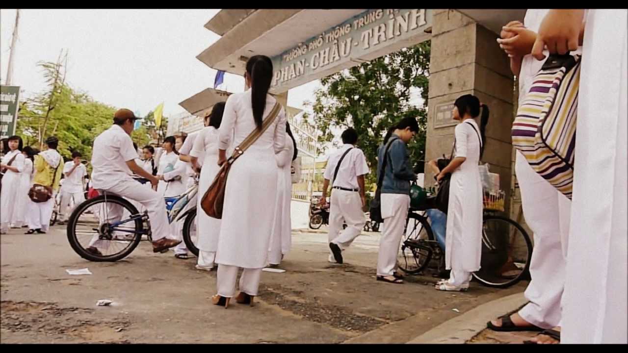 Áo dài trắng - Vietnamese traditional dress Ao Dai