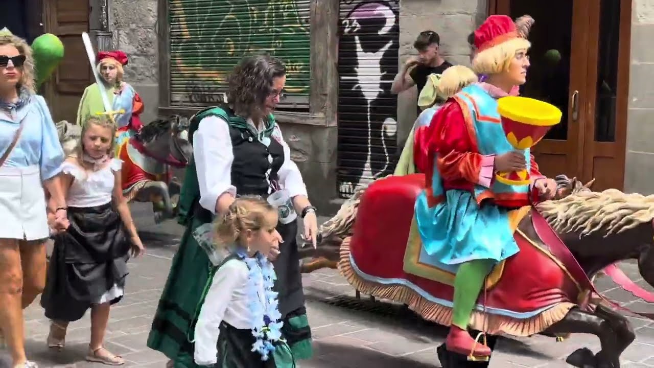 Gigantes y cabezudos 2024 Vitoria gasteiz fiestas de Blanca #cabezudos #gigante #fiestablanca #