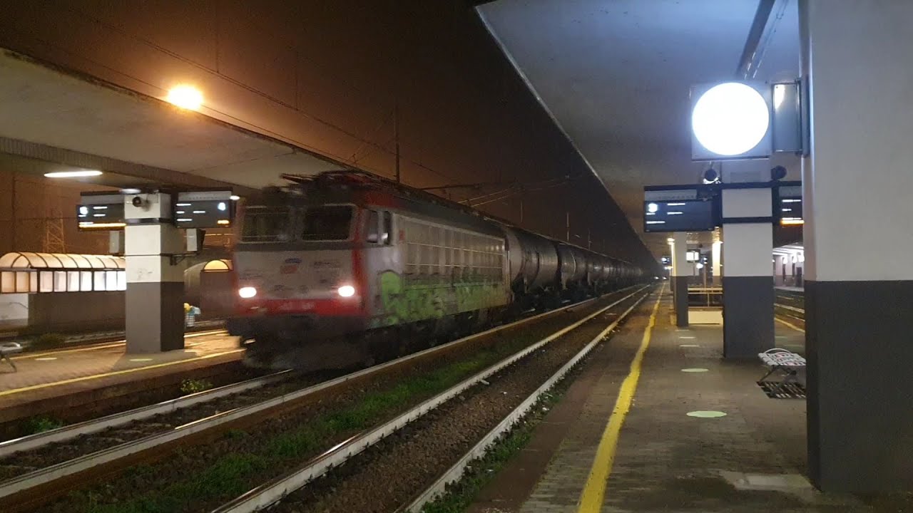 E652 MERCITALIA RAIL con carri cisterna GATX in transito al binario 4!!