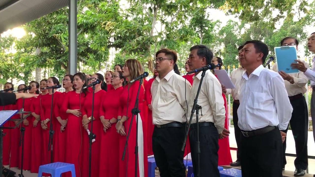 Dâng Lễ Ngày Xuân Ca Đoàn Phanxico 