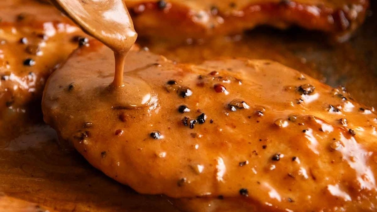 Chicken au Poivre (French Chicken with Creamy Peppercorn Sauce)