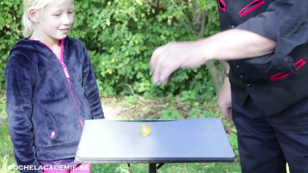 Chop Cup  - Goochelacademie (Goochelcursus Gevorderde) Les 30