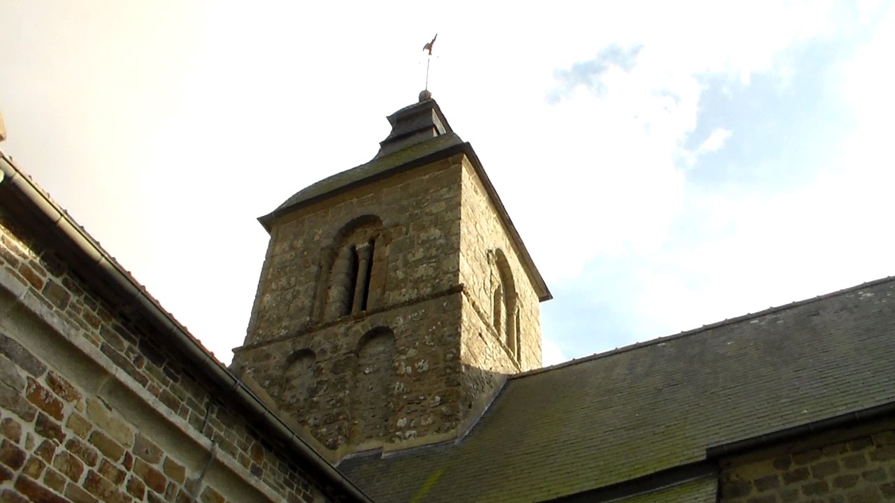 Eglise Saint Etienne de Beaumesnil (14) - Glas Romain