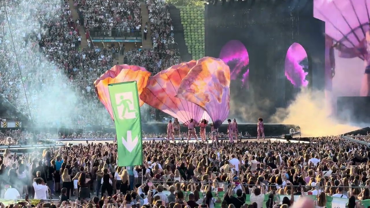 Taylor Swift - Intro / Cruel Summer Munich