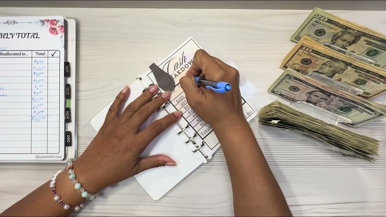 August Totals🌹 Cash Stuffing these envelopes 😊🫶🏽🌹🌹🌹