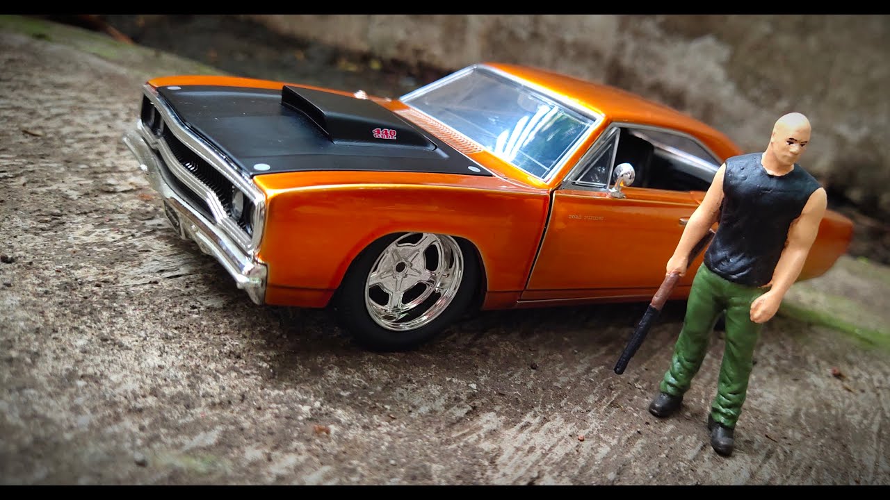 Unboxing Dom's Plymouth Road Runner, Jada Toys diecast Fast and Furious  7, scale 1/24