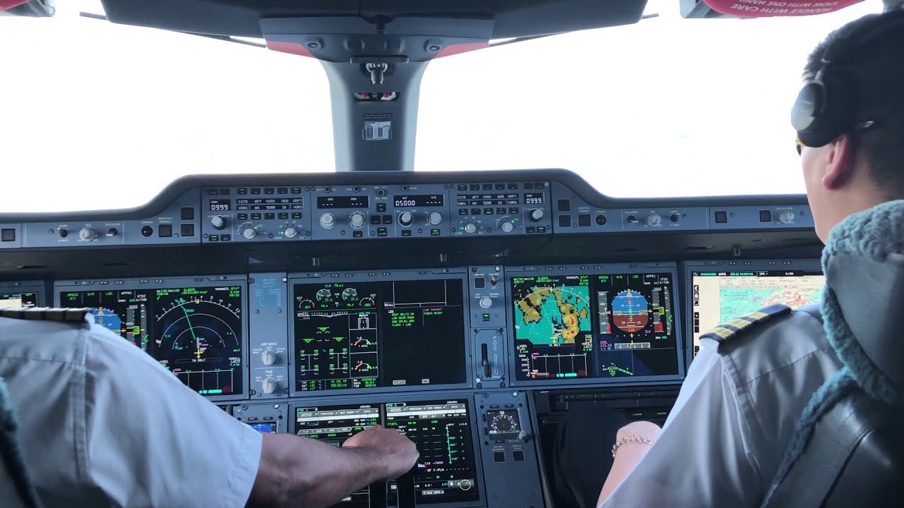 AIRBUS A350 Landind  HONG KONG July 2 2019