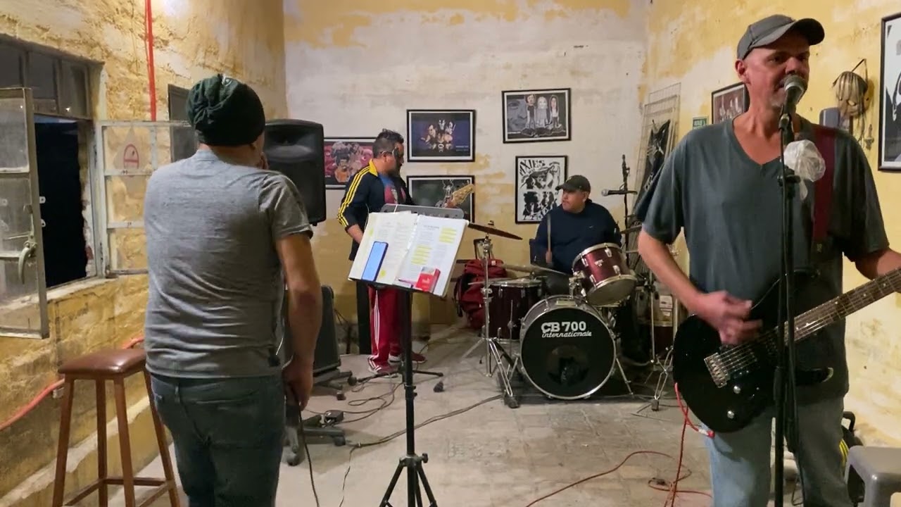 132. Los Amantes de Lola - Beber de tu Sangre (Cover by f0r3v3r 07/07/2027)
