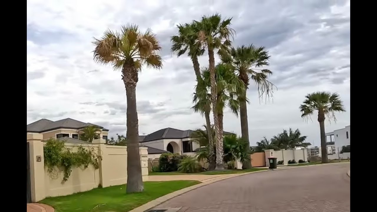 Perth Australia -  Driving in Perth (Destination Mindarie)