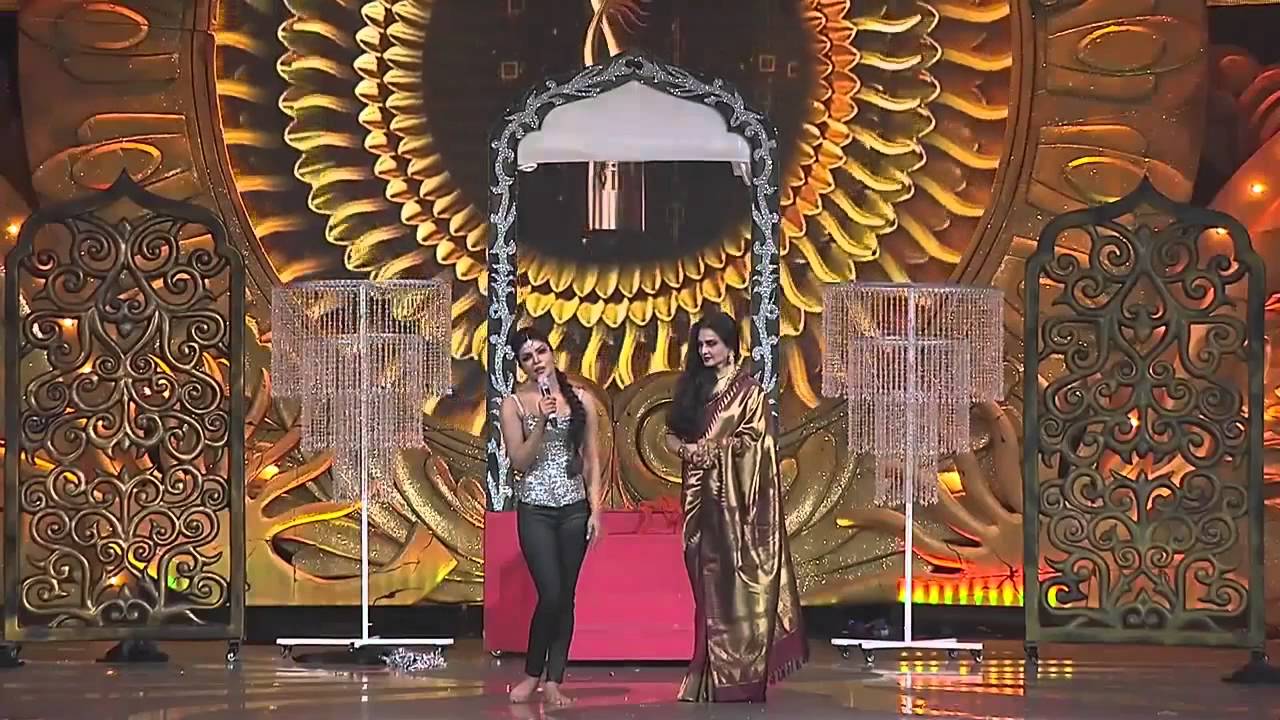 Priyanka Tribute to Rekha ji at IIFA