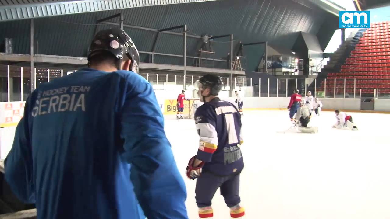 Espreso video: Na&scaron; novinar dobija bodiček od hokeja&scaron;a HK Beograd