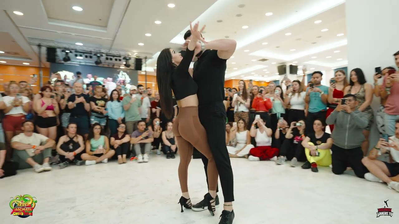 Kike y Nahir Bailando