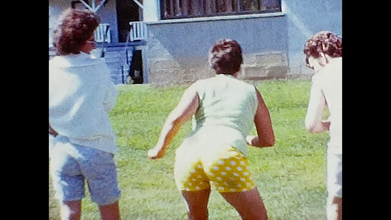 Unusual 8mm1967 Fanny Shaking Ladies Drunk?