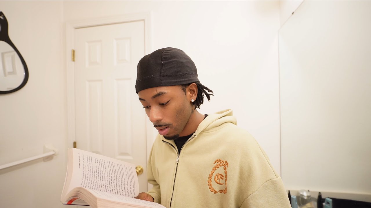 reading for 15 mins to help me talk better ( Day 18 )