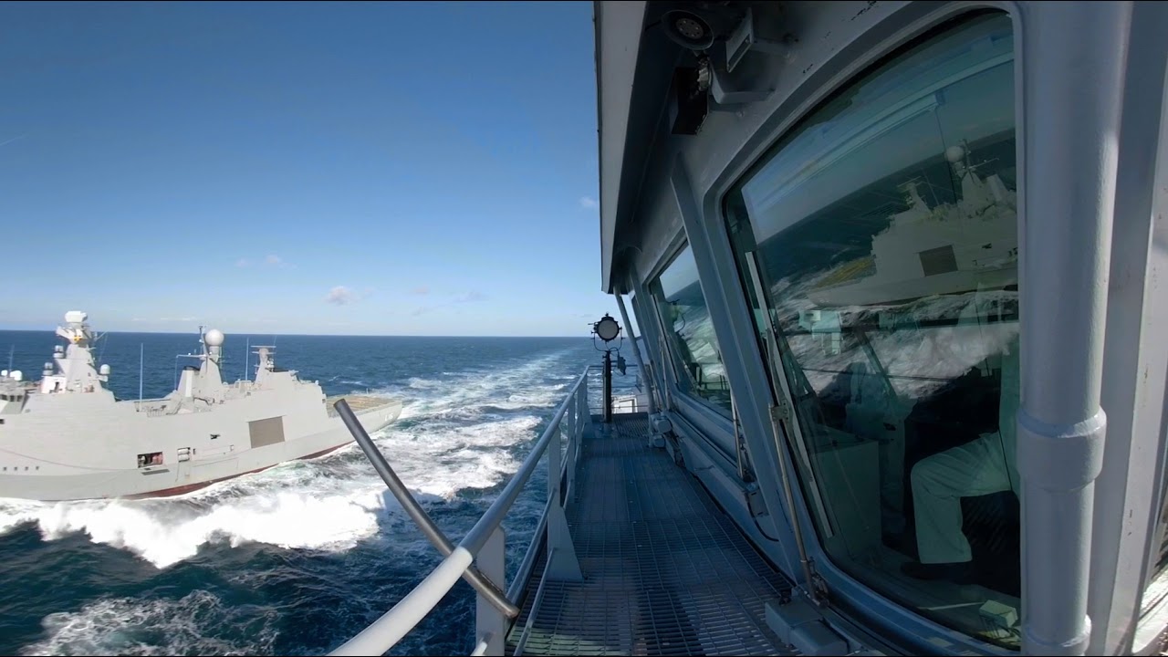 HDMS Absalon, RFA Tidespring RAS approach