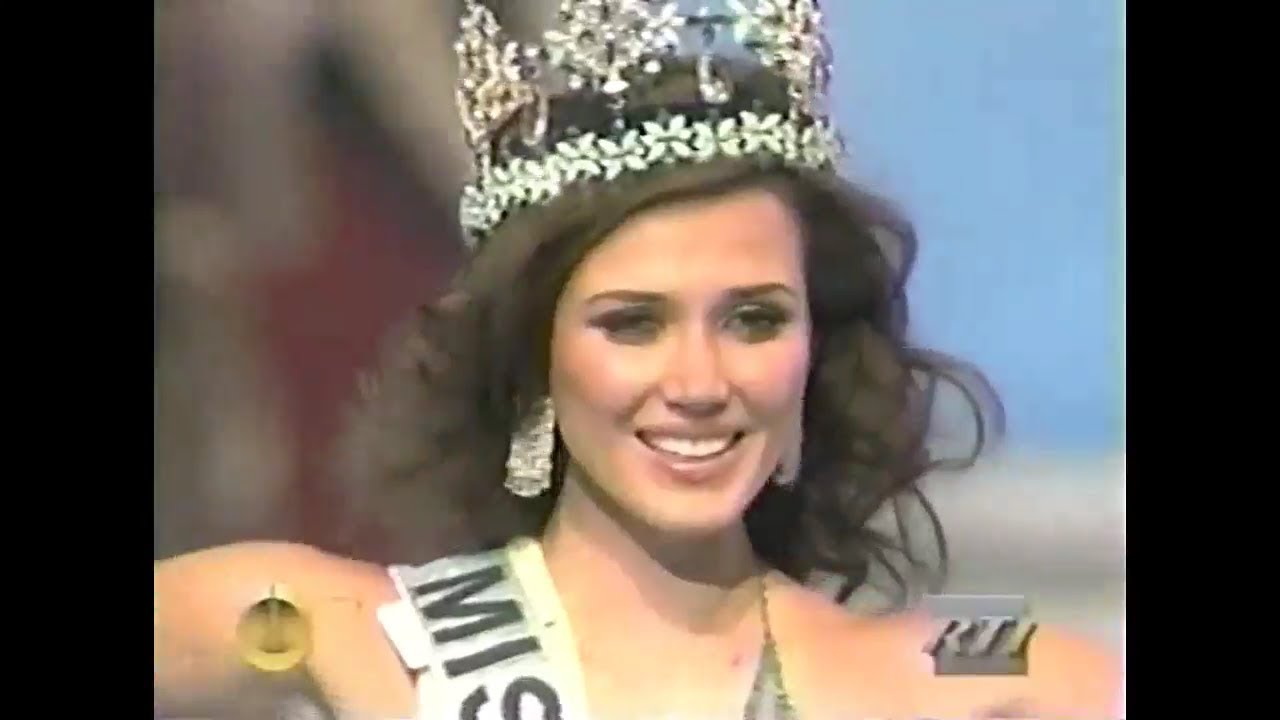La peruana Maju Mantilla es coronada Miss Mundo 2004