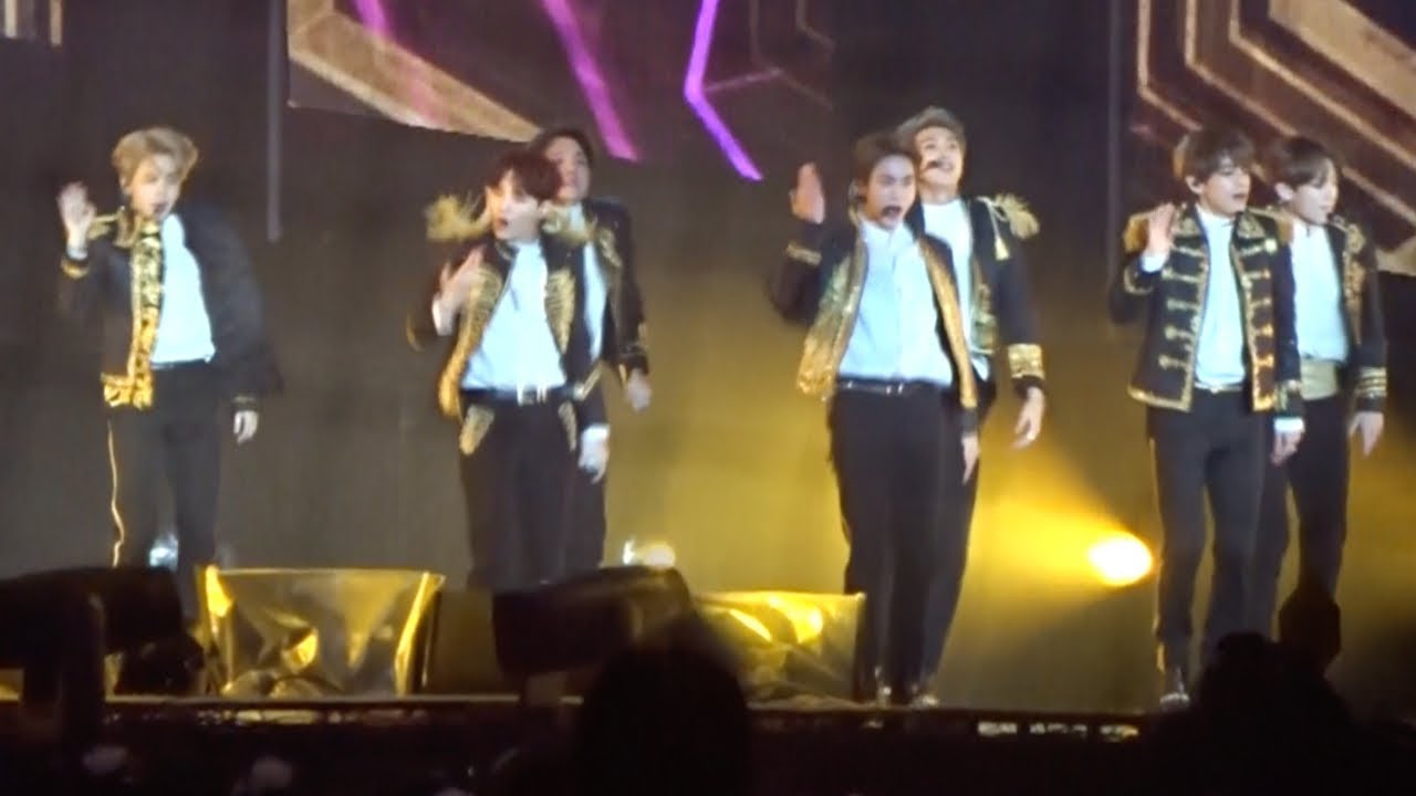 BTS - IDOL @ CITIFIELD IN NY 181006