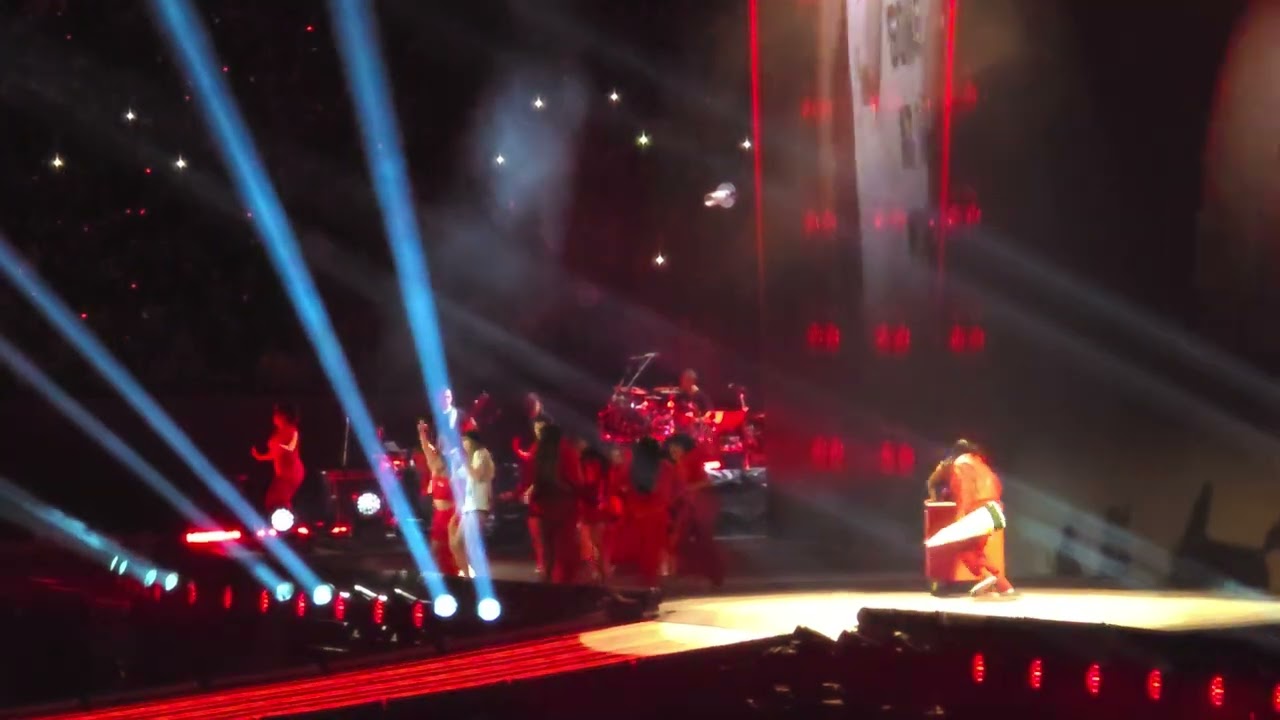 THE ERAS TOUR TOKYO JAPAN - 22 - TAYLOR SWIFT