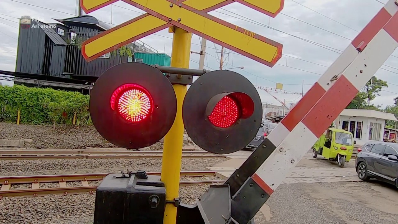 Railroad Crossing Indonesia | Perlintasan Kereta Api 2020