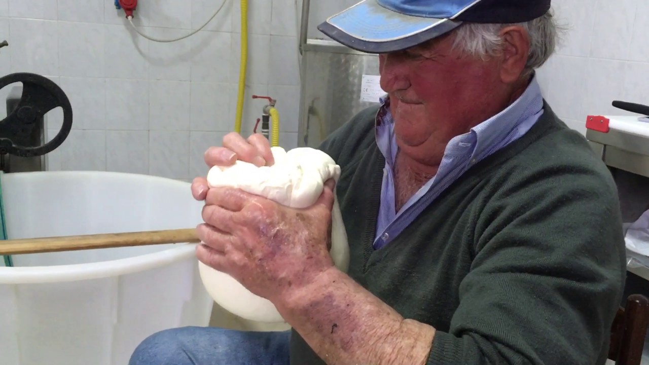 Caciocavallo Podolico: produzione artigianale