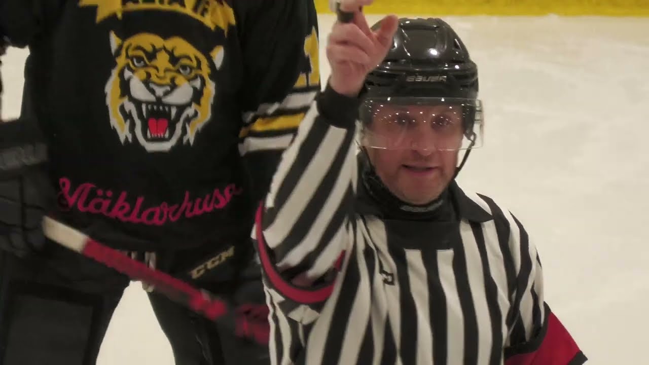 6/2-2025: Period 1 Kista HC borta mot Älta. Och Kista satt kvar i bussen. Hårtork blåste sen i paus