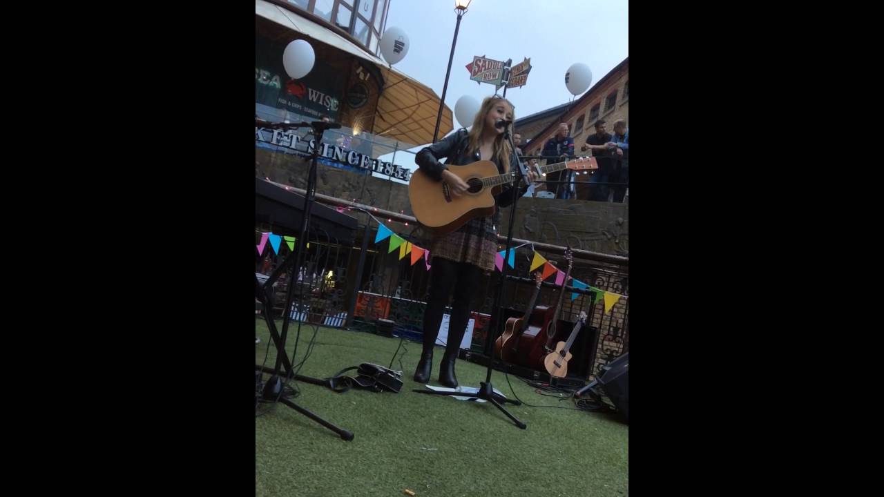 Crazy In Love/Toxic mashup ~ Musicalbethan