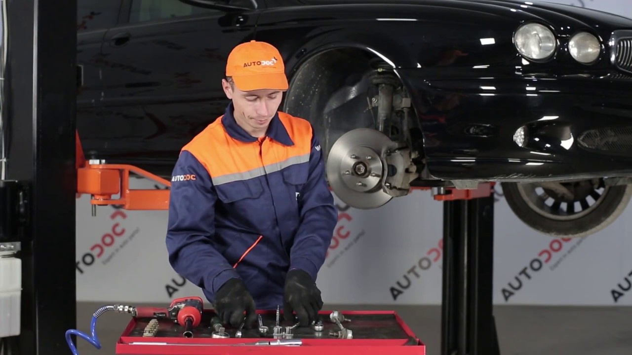 How to change front anti roll bar link on JAGUAR X-TYPE 1 TUTORIAL | AUTODOC