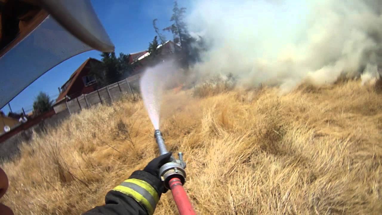 10-2 incendio de pastizales, detrás gimnasio Quimahue, Rancagua 08-DIC-2015