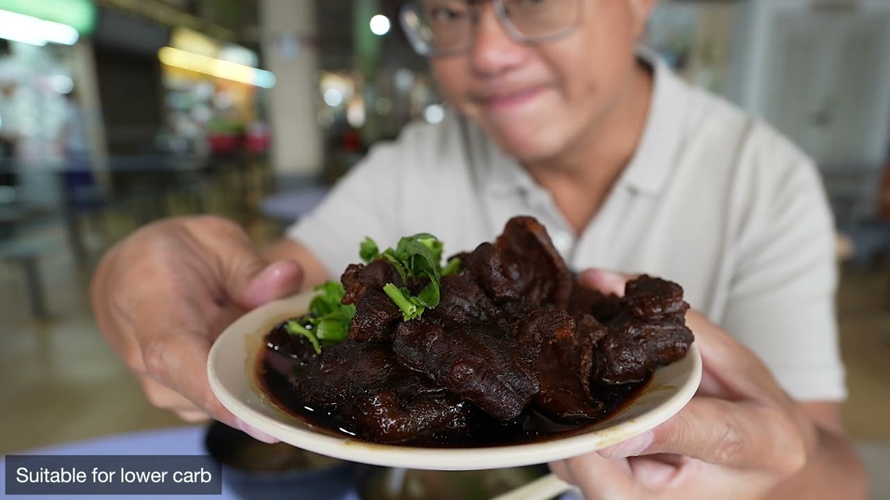 (SHORTS) Awesome BEEF SOUP and BRAISED BEEF! (old Airport Road Food Centre, Singapore)