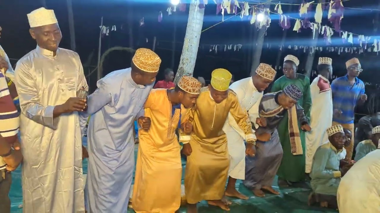 MADRASATUL TARBIA KIDIKA WAKIONESHA UFUNDI WAKUPIGA DUFU