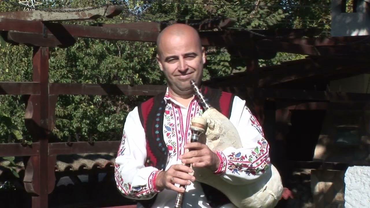 Клуб за автентичен фолклор  