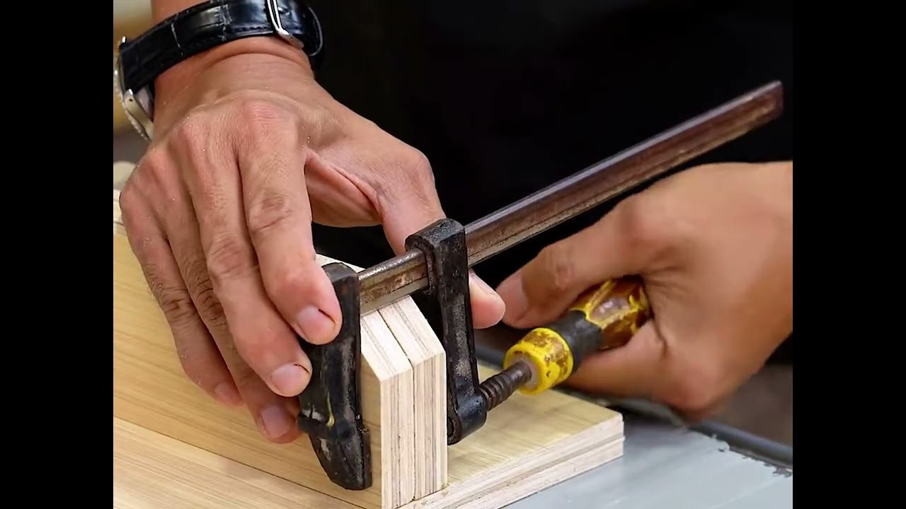 Impressive box joinery making JIG for table saw.