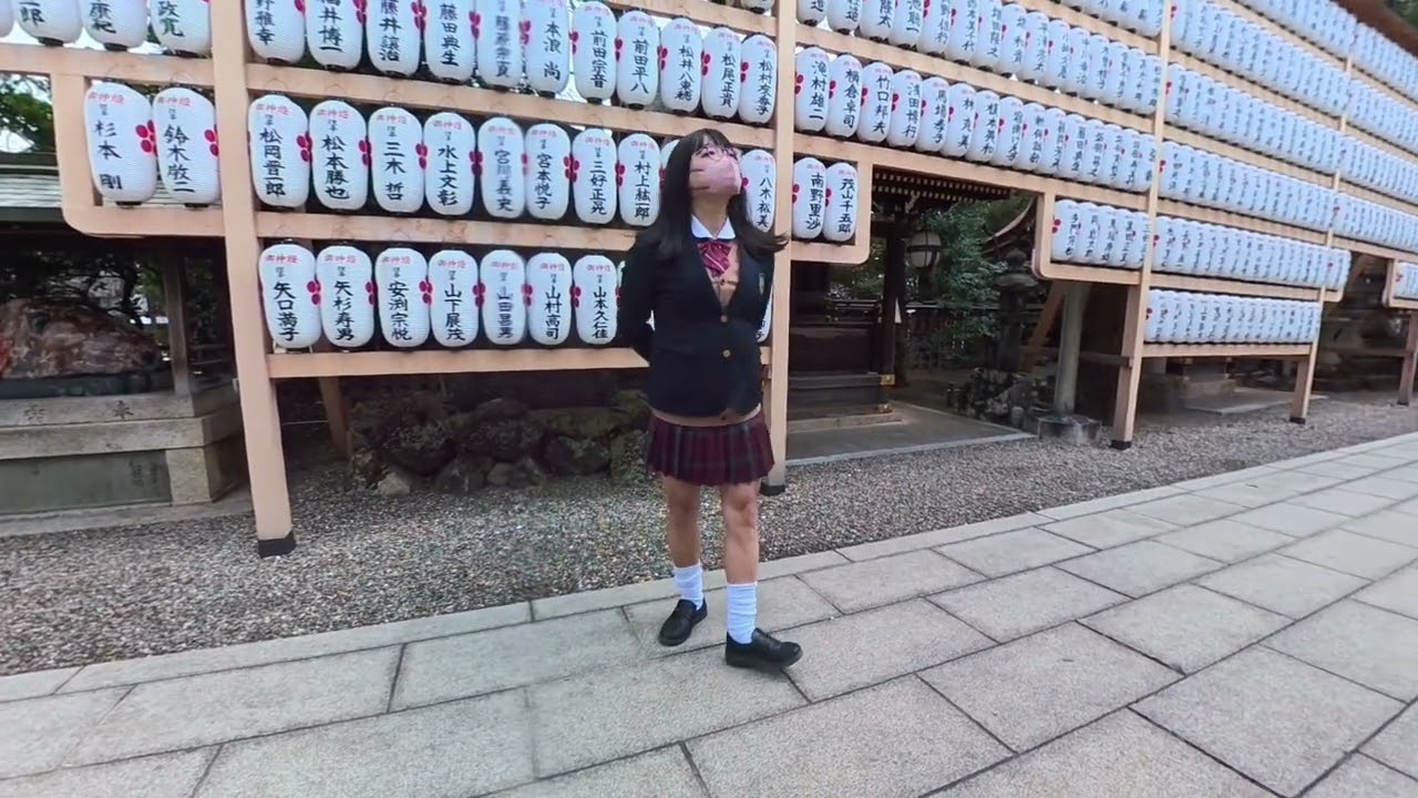 女装　制服で寺社巡り