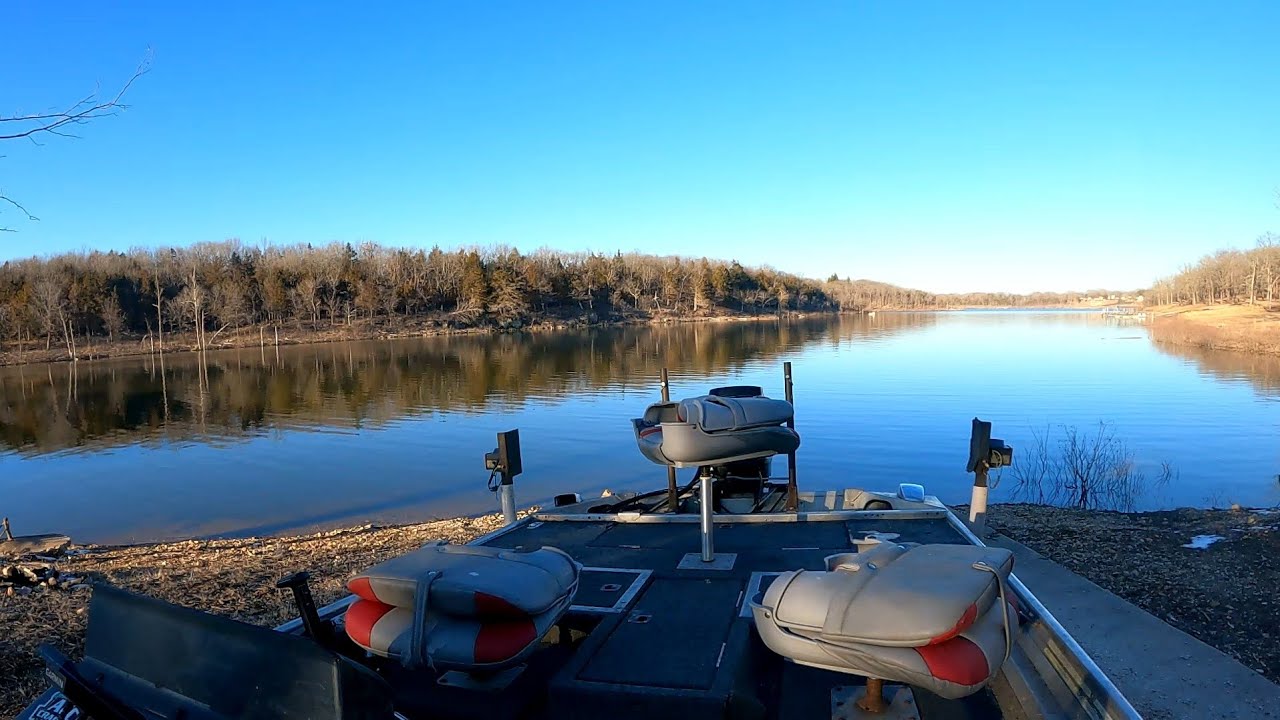 Crappie fishing Pomme de Terre lake 2-19-22