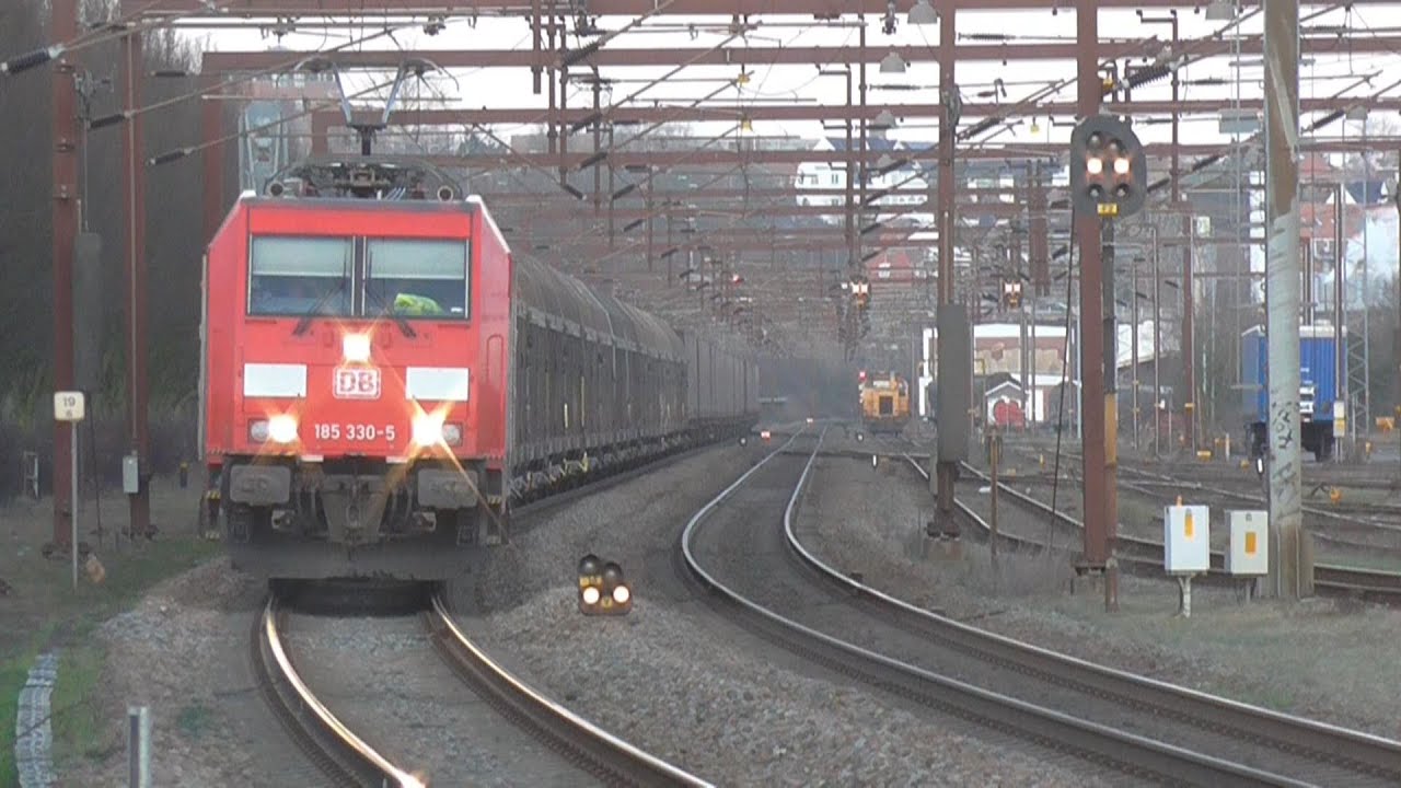 Tog på Kolding St [Trains at Kolding Station]