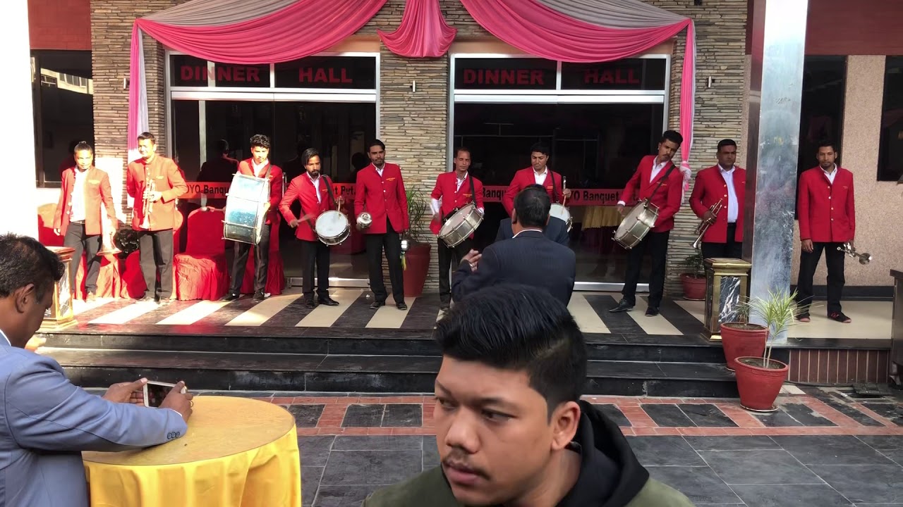 Su madugu taak swoya waa By Everest Band Baja