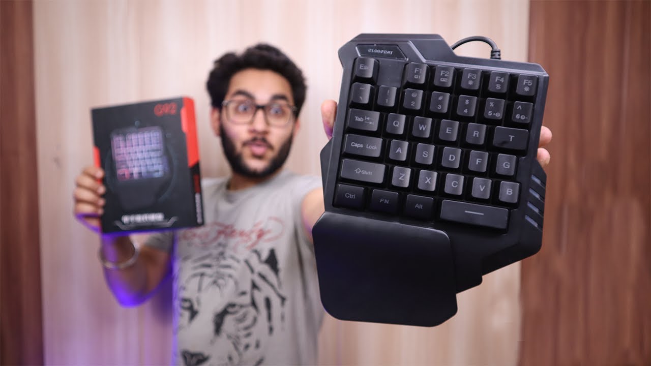 BlueFinger Bloodbat | One Handed RGB Gaming Keyboard Review😍
